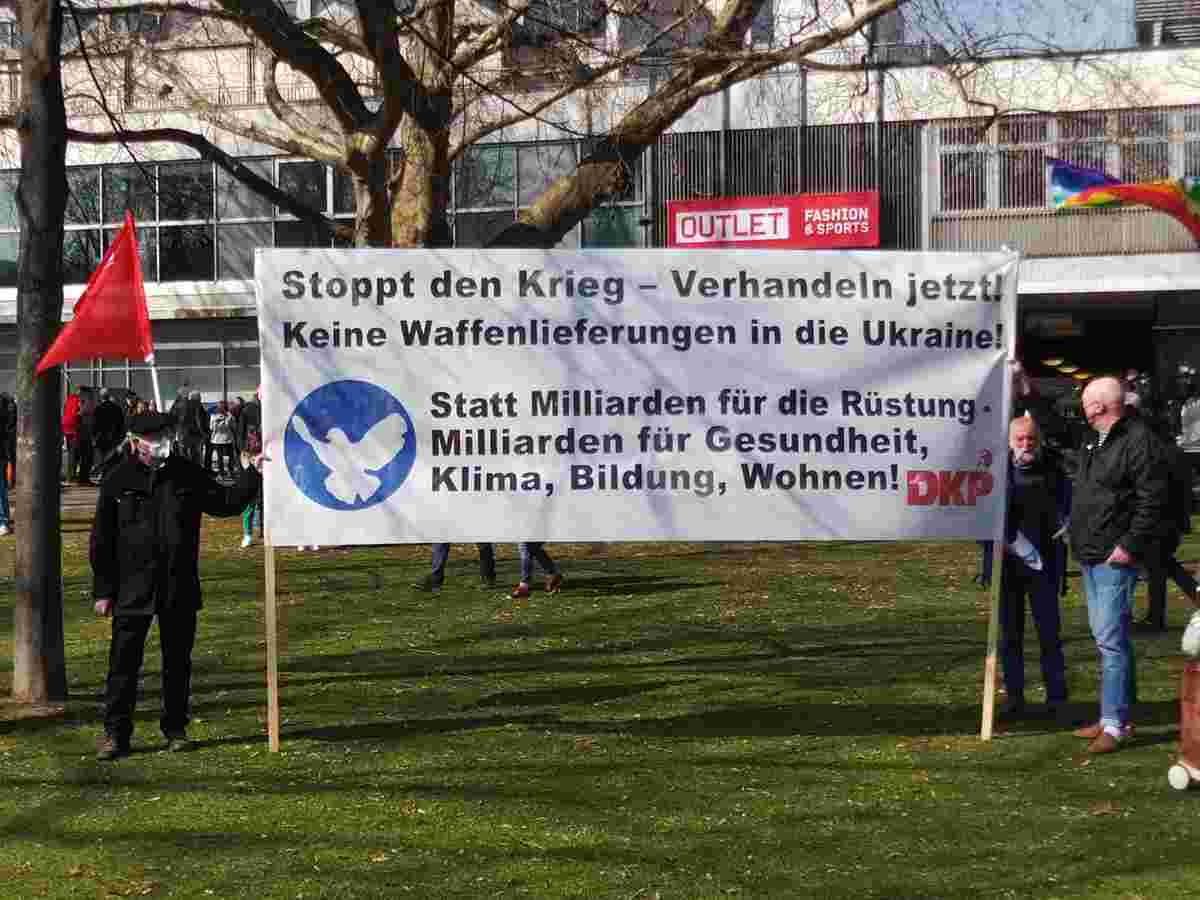 111301 Demo Stuttgart1 - Plötzlich dazwischen - UZ vom 18. März 2022 - UZ vom 18. März 2022