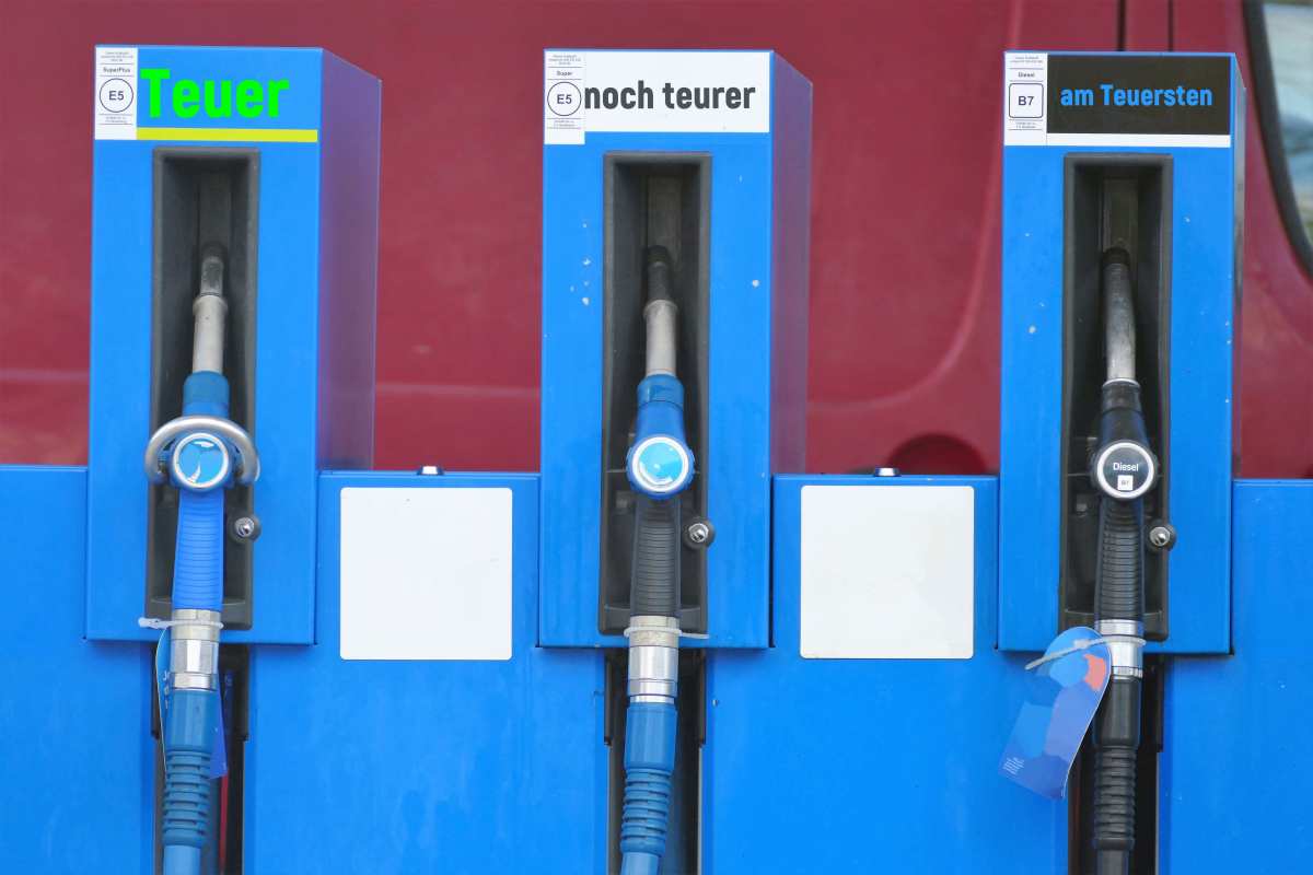 120201 Spritpreise 1 - Rabatte gegen gelbe Westen? - UZ vom 25. März 2022 - UZ vom 25. März 2022