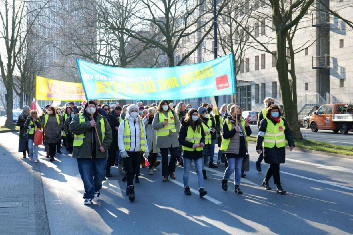 IntFrauentag Dortmund2 1 - 22.000 ver.di-Kolleginnen streiken für Besserstellung Sozialer Berufe - Internationaler Frauentag, Streik, ver.di - Blog, Neues aus den Bewegungen
