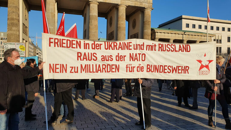 friko1 - DKP Berlin verurteilt Angriff auf das Sowjetische Ehrenmal - DKP in Aktion - DKP in Aktion