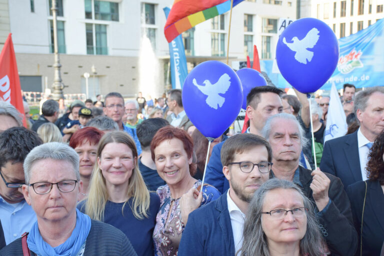 pdlfrieden - Nutzen wir die Zeit der Haushaltsdebatte - Neues aus den Bewegungen - Neues aus den Bewegungen