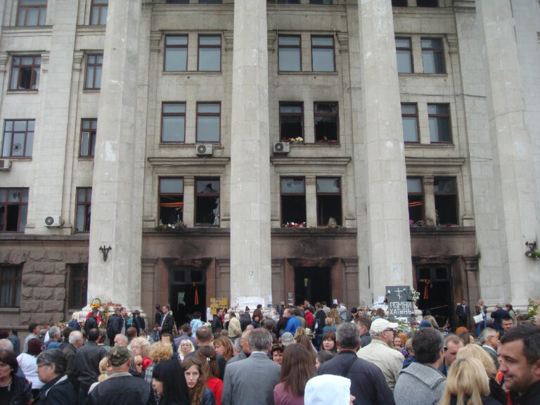 140601 Naziverbrechen - Sie wissen, was ukrainische Nazis tun - Gewerkschaftshaus Odessa - Gewerkschaftshaus Odessa