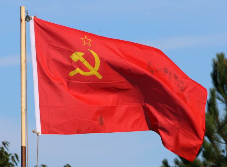1605 Flagge - Sowjetflagge ­kriminalisiert - Antifaschismus - Antifaschismus