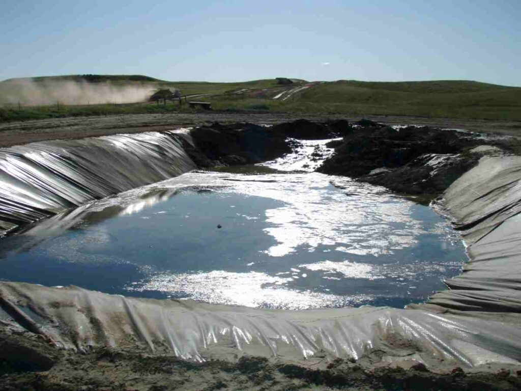 1612 Mud Pitt - Ein Blick hinter die Kulissen - Kriege und Konflikte, Montanindustrie, Russland, Ukraine - Hintergrund