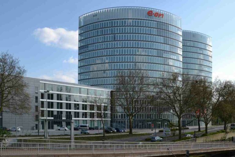 1713 EON Ruhrgas Zentrale Essen - Strom statt Öl – vor allem aber Profit - Automobilindustrie - Automobilindustrie