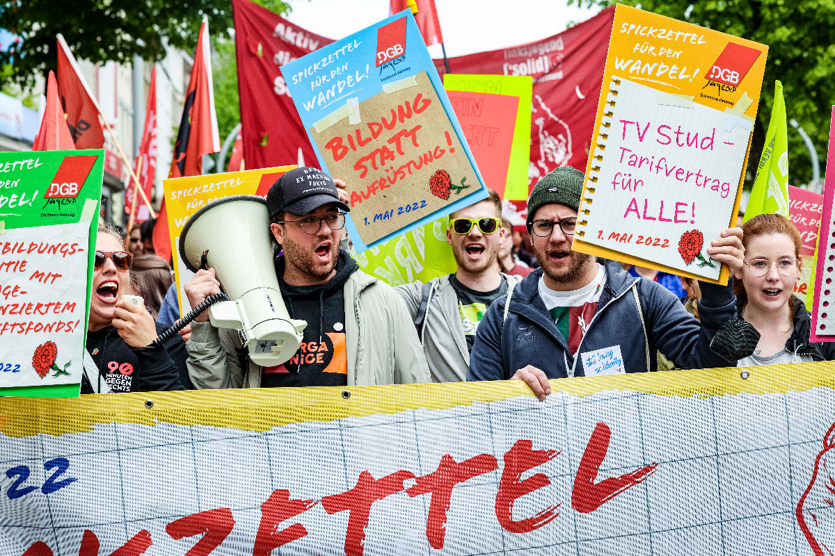 180806 Dortmund - Der 1. Mai im Schatten des Krieges - UZ vom 6. Mai 2022 - UZ vom 6. Mai 2022