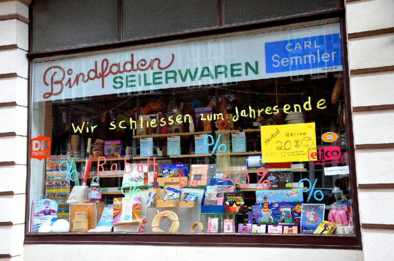 200201 Handel - Schaufenster für den Onlineshop - Geschäftesterben - Geschäftesterben