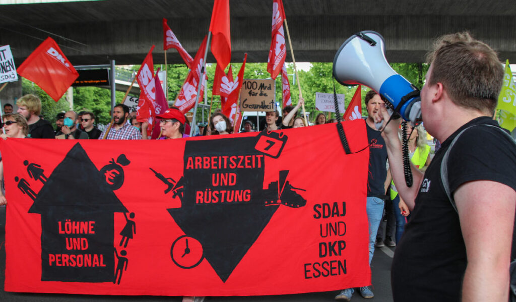 200802 Duesseldorf220507 - Der Kampf um Entlastung geht weiter - Entlastungstarifvertrag, Streik, ver.di - Im Bild