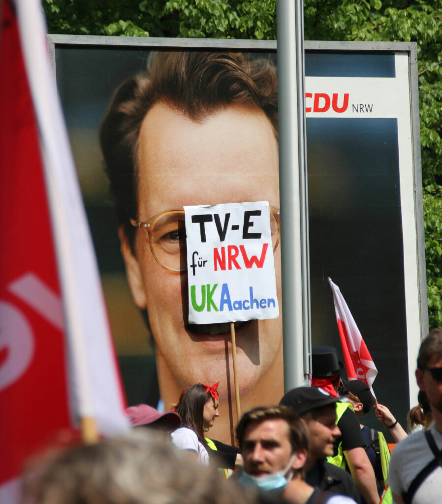 200805 Duesseldorf220507 - Der Kampf um Entlastung geht weiter - Entlastungstarifvertrag, Streik, ver.di - Im Bild