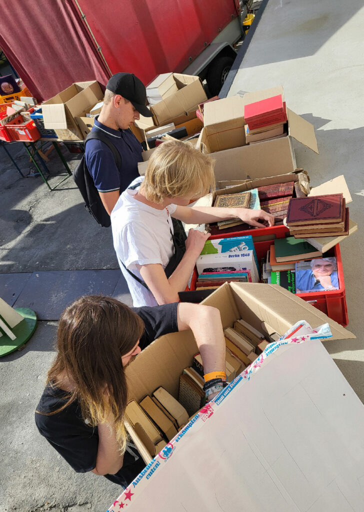 201502 Buechermarkt - Büchermarkt des UZ-Shops - Büchermarkt, UZ-Antiquariat, UZ-Shop - Aktion