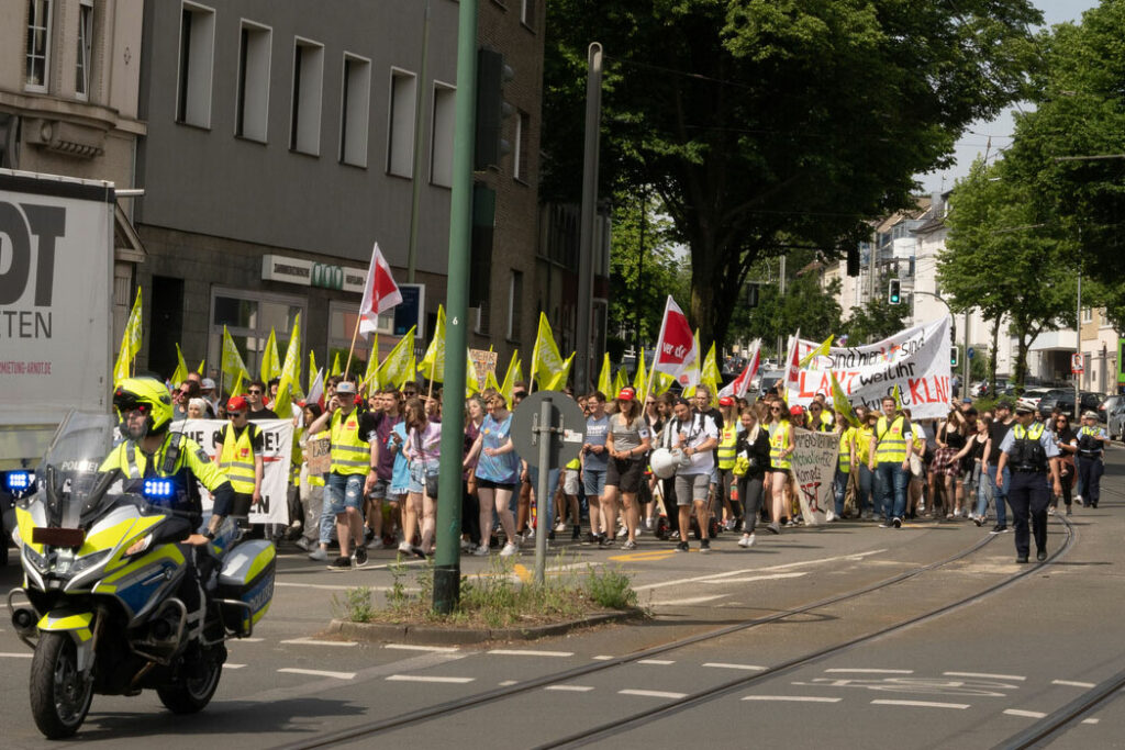 210302 Entlastung - Auszubildende an Unikliniken in NRW streiken - Entlastungsstreik, NRW, Unikliniken, ver.di - Wirtschaft & Soziales