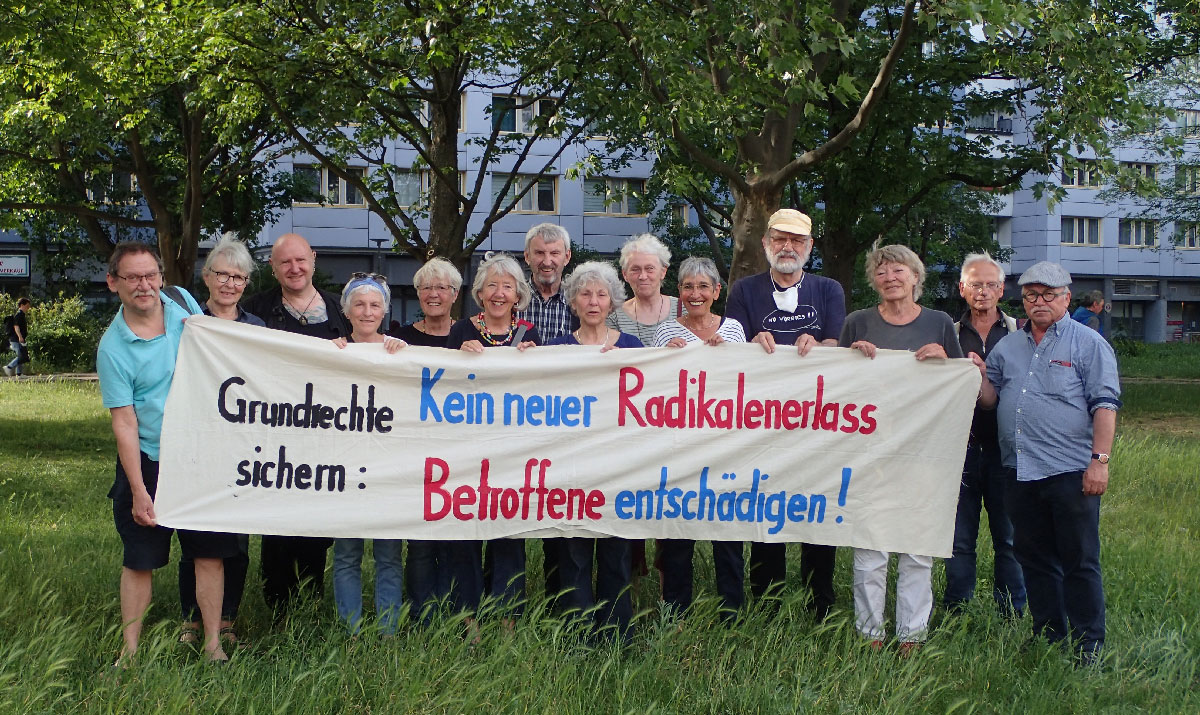 221001 Berufsverbote - Nicht aufgegeben - Andrea Kocsis, Bernd Köhler, Berufsverbote, Cornelia Kerth, Herta Däubler-Gmelin, Jane Zahn, Maike Finnern, Michael Csaszkóczy, Radikalenerlass - Theorie & Geschichte