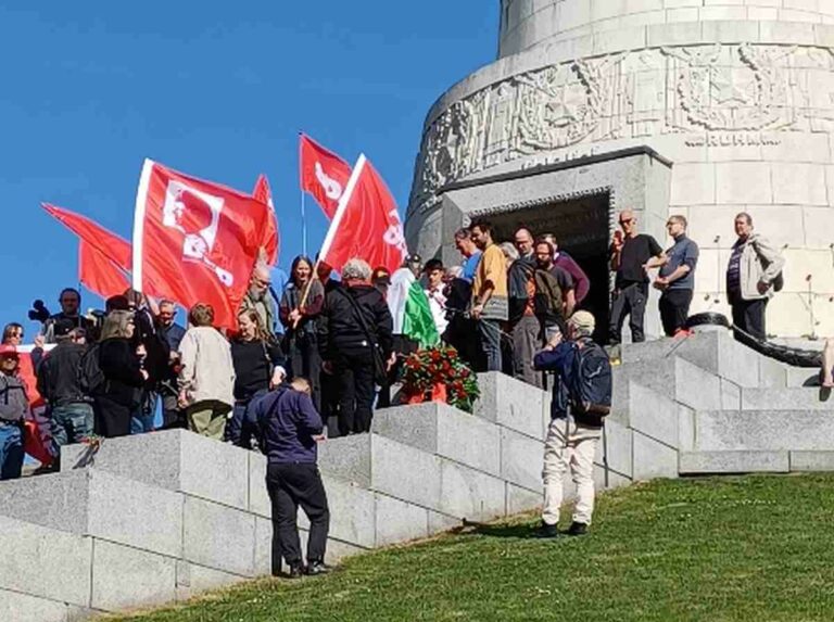 treptowerpark - DKP geht gegen Verbote am 8. und 9. Mai juristisch vor - Antirussische Propaganda - Antirussische Propaganda