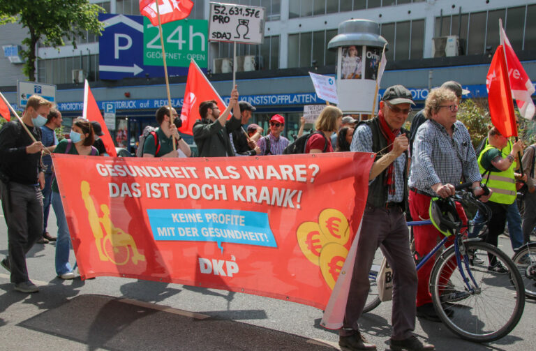 220801 2022 TV E Demo 26 DKP 1 - NRW-Landtagswahl im Zeichen von Krieg und Pandemie - DKP, Landtagswahl NRW 2022 - Im Bild