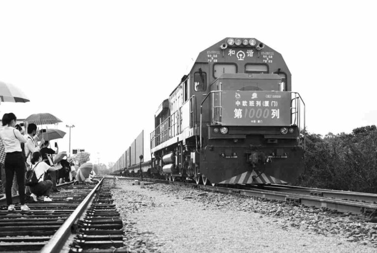 231001 Seidenstrasse sw - Emanzipation von der Vorherrschaft der USA - Handel - Handel