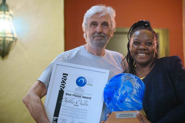 240502 ethecon - Preis für Phyllis Omido - Klimaschutz - Klimaschutz