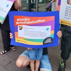 Home - - Wirtschaft & Soziales Mit Kollontai auf die Streikdemo