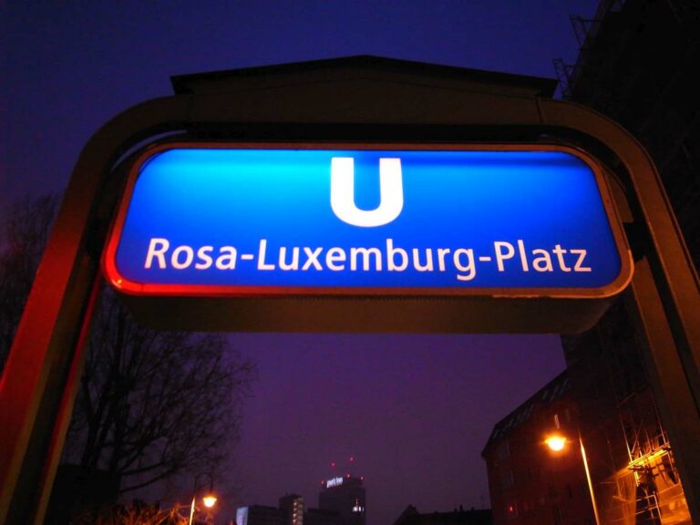 2616 Rosa Platz - Rot wie Rosa - DKP, Pressefest - Vermischtes