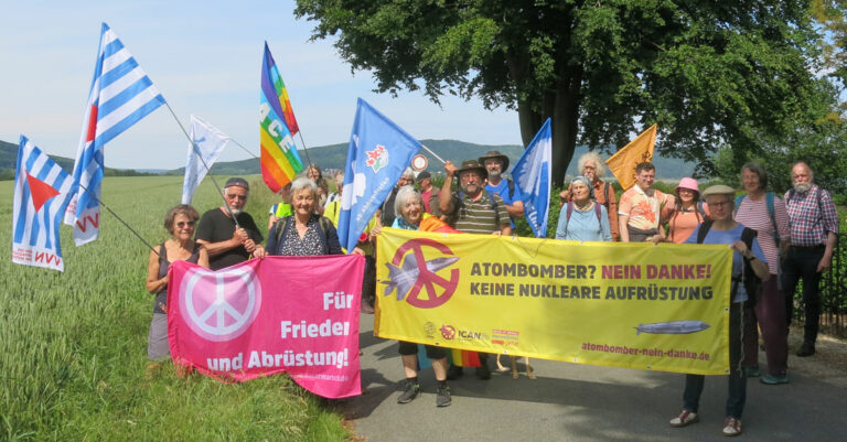 IMG 9598 neu - Erfolgreiche Friedenswanderung - Friedenskampf - Friedenskampf