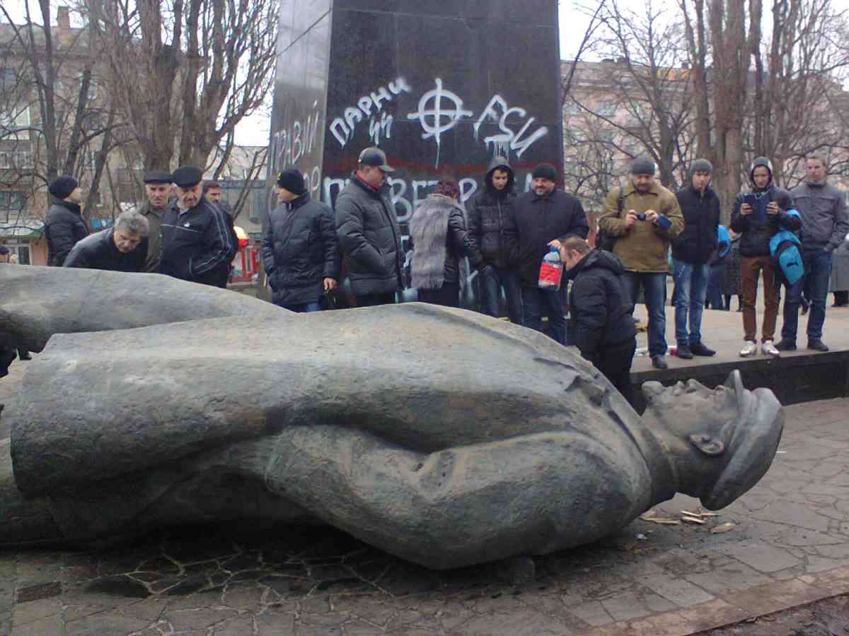 290601 Ukraine - Gesinnung vor Gericht - Kommunistische Parteien, Kriege und Konflikte, Repression, Russland, Ukraine - Internationales