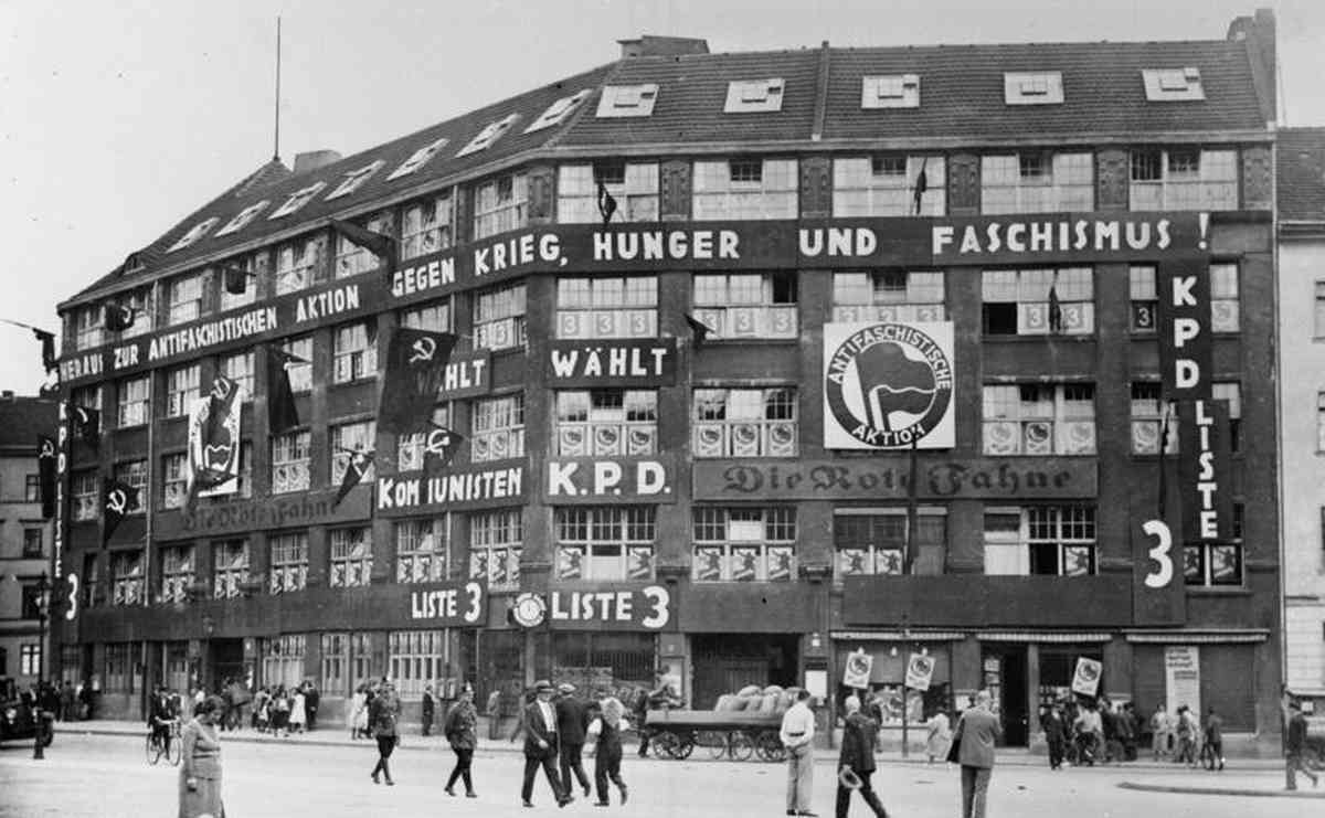 290901 Bild Liebknecht Haus - Karl-Liebknecht-Haus - DKP, Geschichte der Arbeiterbewegung, Linkspartei, Pressefest - Im Bild