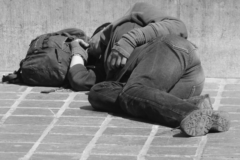320601 Schottland - Obdachlos in Schottland - Anas Sarwar, Obdachlosigkeit, Schottland - Im Bild