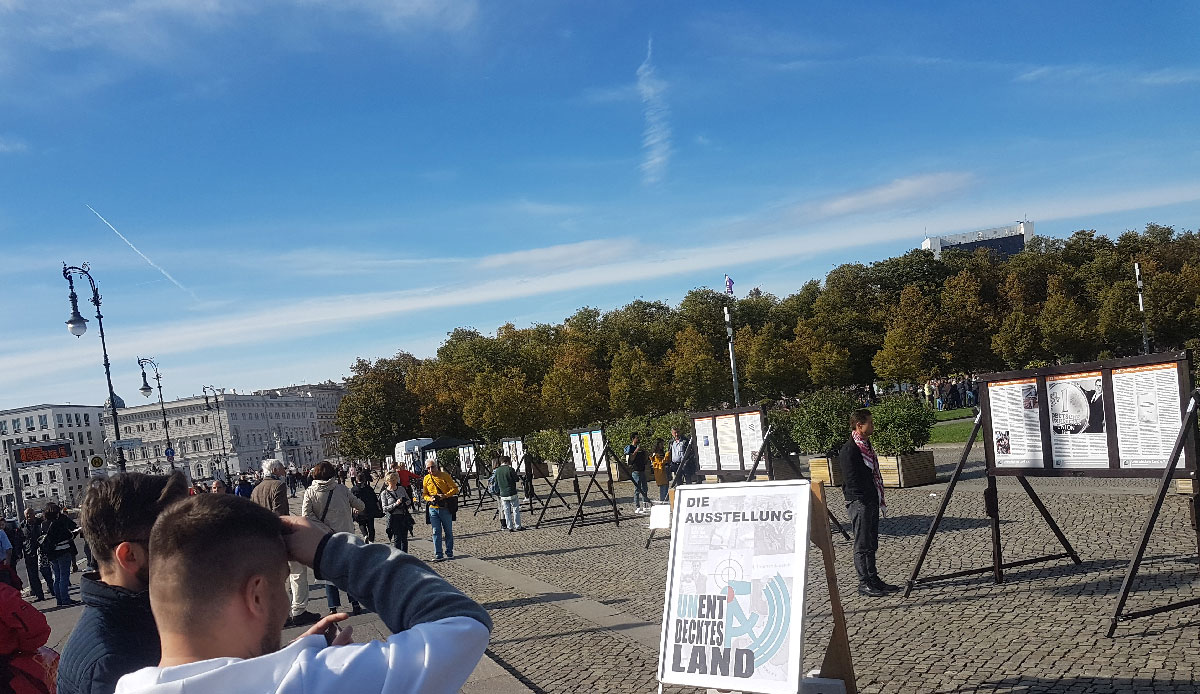 321501 UnentdecktesLand - Unentdecktes Land in Sicht - 21. UZ-Pressefest, Unentdecktes Land e.V. - Aktion