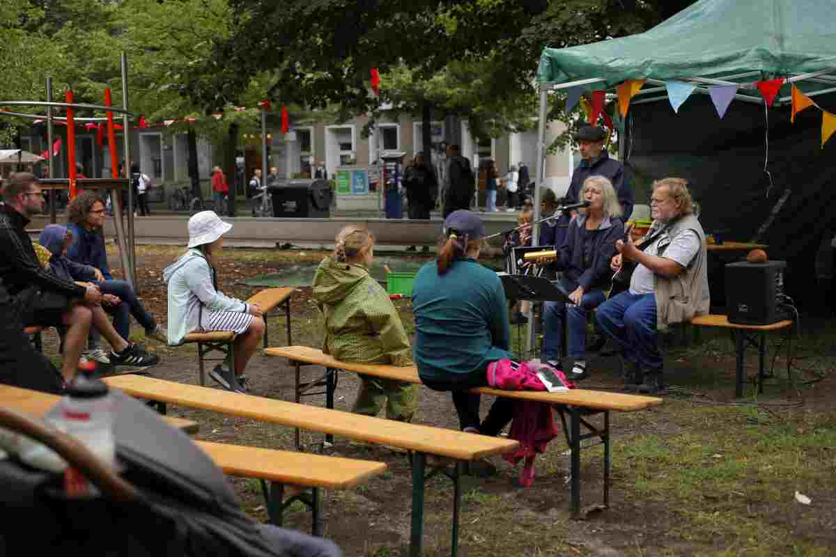 MG 0641 - UZettchen: Kommunisten fressen keine Kinder! - DKP, Kinder, Pressefest - Vermischtes, Blog, DKP in Aktion