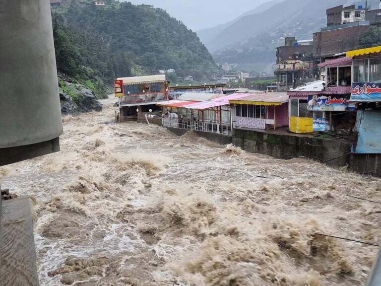 4113 PAK Floods 32 - Eine Katastrophe für die Armen - Pakistan, Umwelt - Internationales