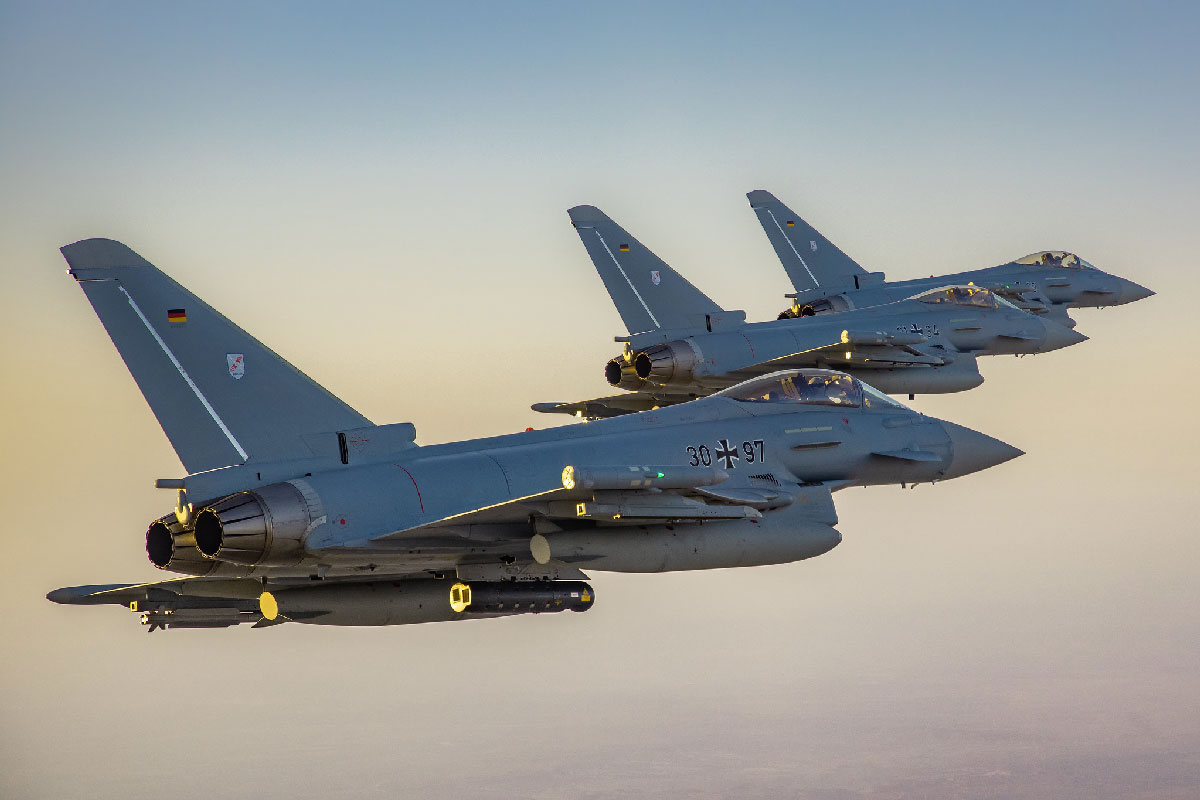 420401 flieger - NATO übt Atomkrieg - UZ vom 21. Oktober 2022 - UZ vom 21. Oktober 2022