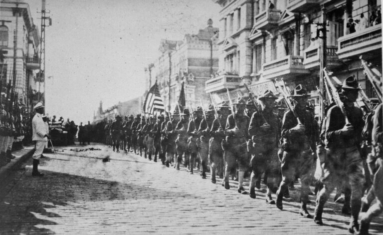 4310 American troops in Vladivostok 1918 HD SN 99 02013 - Russland trotzt der Entente - 1919, Alexander Koltschak, KPR(B), Nikolai Judenitsch, RSFSR, Sowjetrepublik - Hintergrund