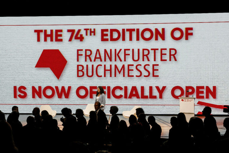 4311 75344 Eroeffnungsfeier CMF Harmonie 2022 - Was der Hesse sagt - Frankfurter Buchmesse 2022 - Theorie & Geschichte