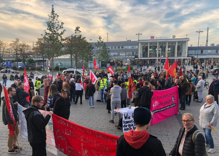 IMG 20221005 WA00021 - Untauglicher Versuch, das Bündnis „Genug ist genug“ zu diffamieren - DKP in Aktion - DKP in Aktion