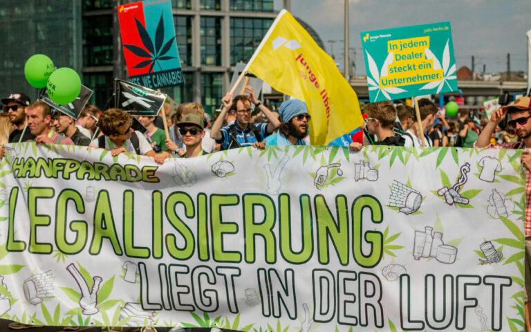 450402 kiffen - Sind die schon ganz dicht? - Cannabis, Cannabis-Legalisierung, Drogenpolitik - Politik