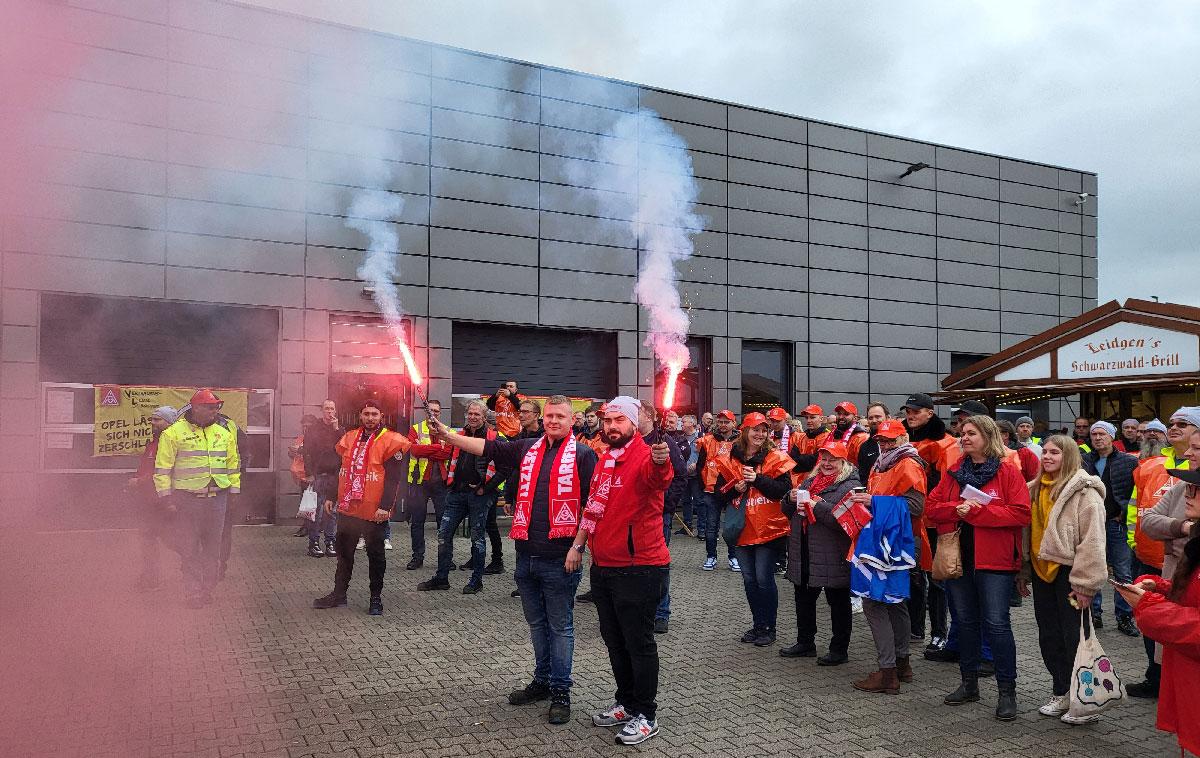 460204 - Wer die Preise kennt - 8 %, Bochum, Carsten Schuld, IG Metall, IG Metall Ruhrgebiet-Mitte, Marc Schneider, Opel, Solidarität gewinnt, Tarifrunde Metall- und Elektroindustrie, Vogelsang, Warnstreik - Wirtschaft & Soziales