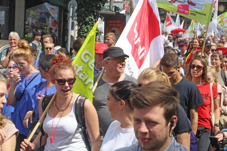 011204 verdi - Vor Ort Solidarität entwickeln - DKP Göttingen, Tarifrunde Öffentlicher Dienst, Toto Lyna, ver.di - Im Bild