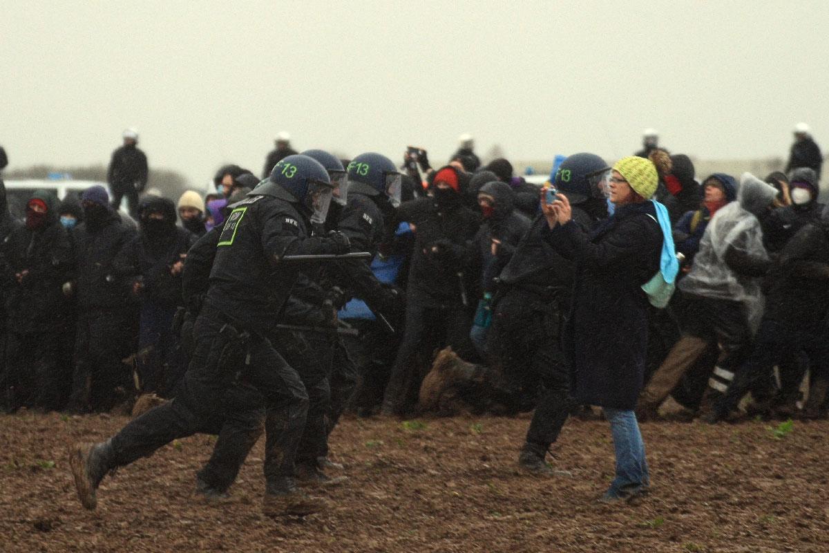 0309 img 1640mh - Massive Polizeigewalt in Lützerath - Lützerath, Polizeigewalt, RWE - Im Bild