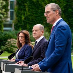 Home - - Politik An einem Strang mit dem Kapital