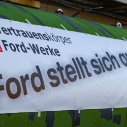 Home - - Politik Protziger Porsche statt preisgünstiger Polo