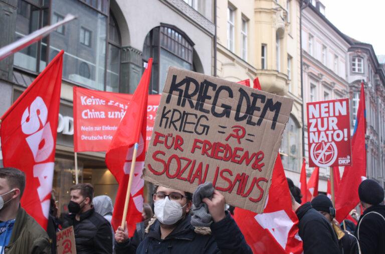 040401 siko - Kriegsprofiteure unter sich - Christoph Heusgen, Münchner Sicherheitskonferenz, NATO - Politik