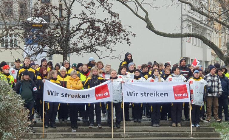 050303 Post - Hohe Beteiligung - Streik - Streik