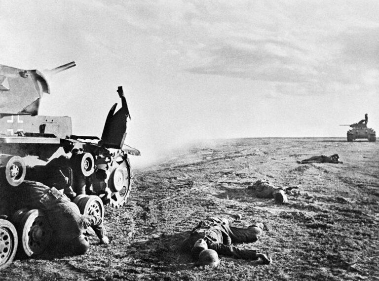 0510 RIAN archive 129362 Tank fight near Stalingrad - Russlands vierter existentieller Krieg - deutscher Imperialismus - deutscher Imperialismus