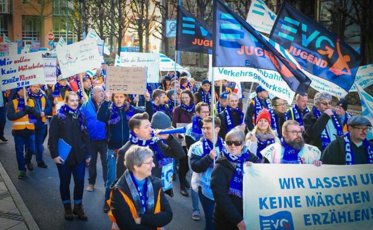 070201 BahnTR WEB - Keine Zeit für Folklore - EVG, Tarifrunde Bahn - Wirtschaft & Soziales