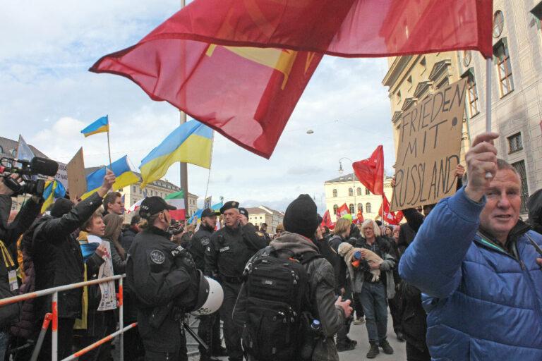 081301 Frieden mit Russland - Ruhe an der Heimatfront! - Heimatfront, Paragraf 138 StGB, Paragraf 140 StGB, Repression - Wirtschaft & Soziales