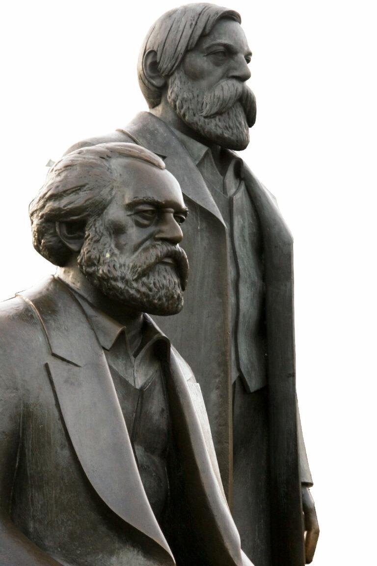 Berlin Marx Engels melkan klein - Eine Erfolgsgeschichte - Friedrich Engels - Friedrich Engels