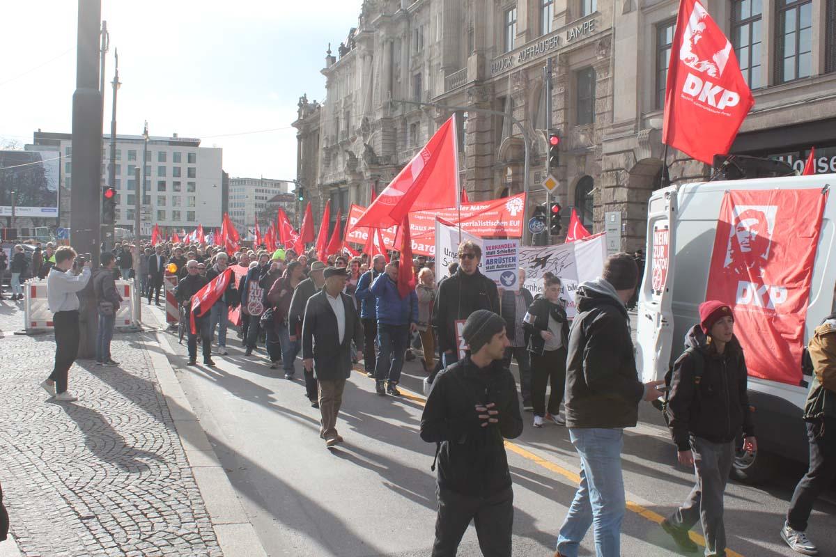 sdaj muenchen 14 - Proteste gegen Kriegskonferenz - Demonstration, DKP, Friedenskampf, NATO, SDAJ - Blog