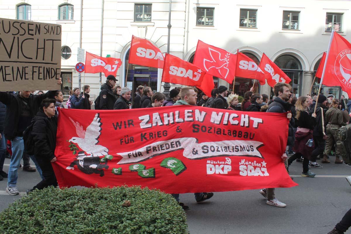 sdaj muenchen 16 - Proteste gegen Kriegskonferenz - Demonstration, DKP, Friedenskampf, NATO, SDAJ - Blog