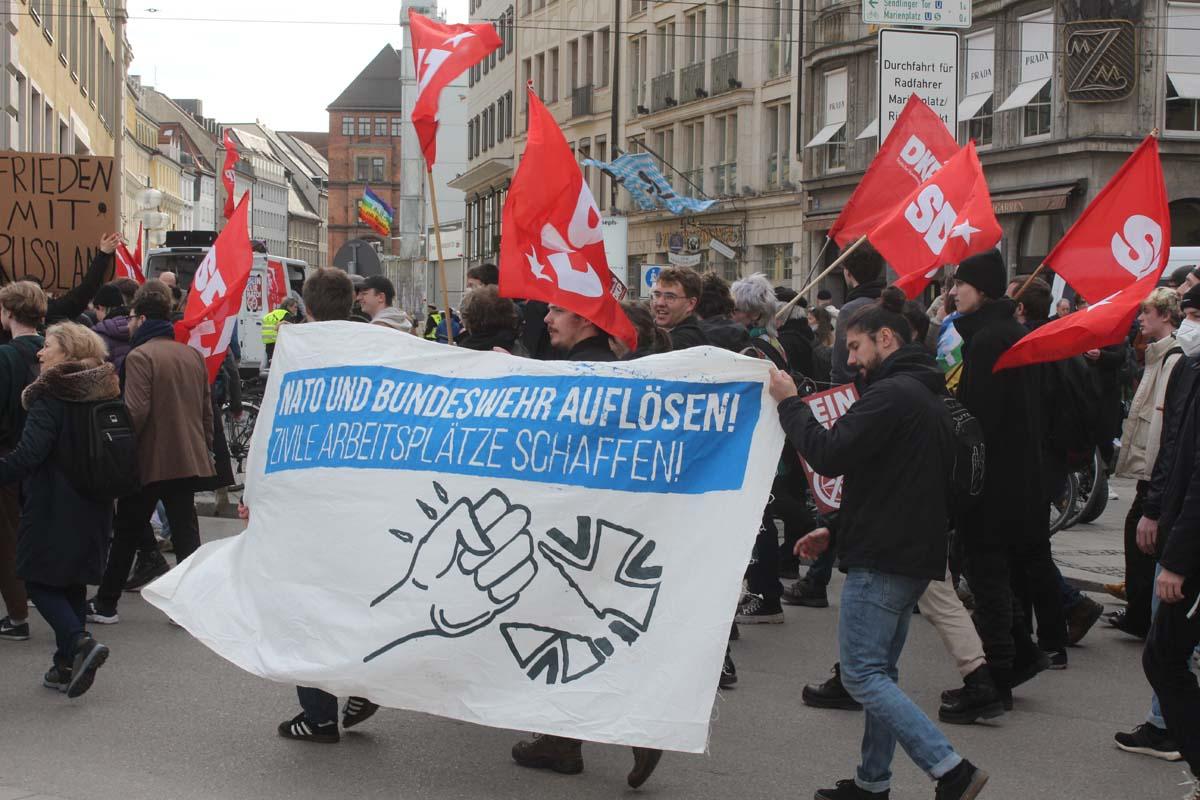 sdaj muenchen 18 - Proteste gegen Kriegskonferenz - Demonstration, DKP, Friedenskampf, NATO, SDAJ - Blog