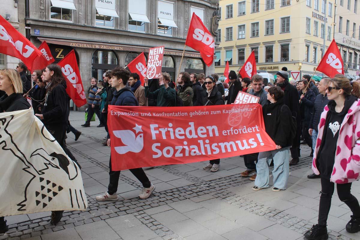 sdaj muenchen 19 - Proteste gegen Kriegskonferenz - Demonstration, DKP, Friedenskampf, NATO, SDAJ - Blog