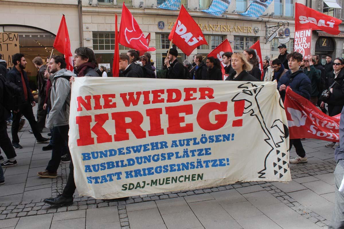 sdaj muenchen 20 1 - Proteste gegen Kriegskonferenz - Demonstration, DKP, Friedenskampf, NATO, SDAJ - Blog